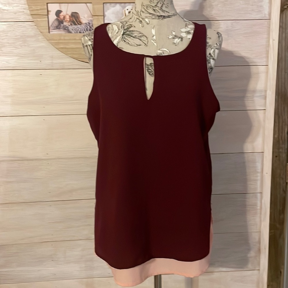 BLACK tape_ burgundy layer top XL